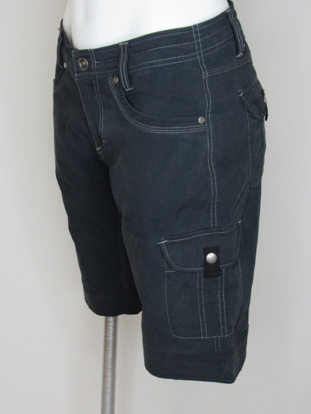 Kuhl Navy Blue Vintage Patina Dye Cargo Shorts 11" Women's 6 - Picture 3 of 10